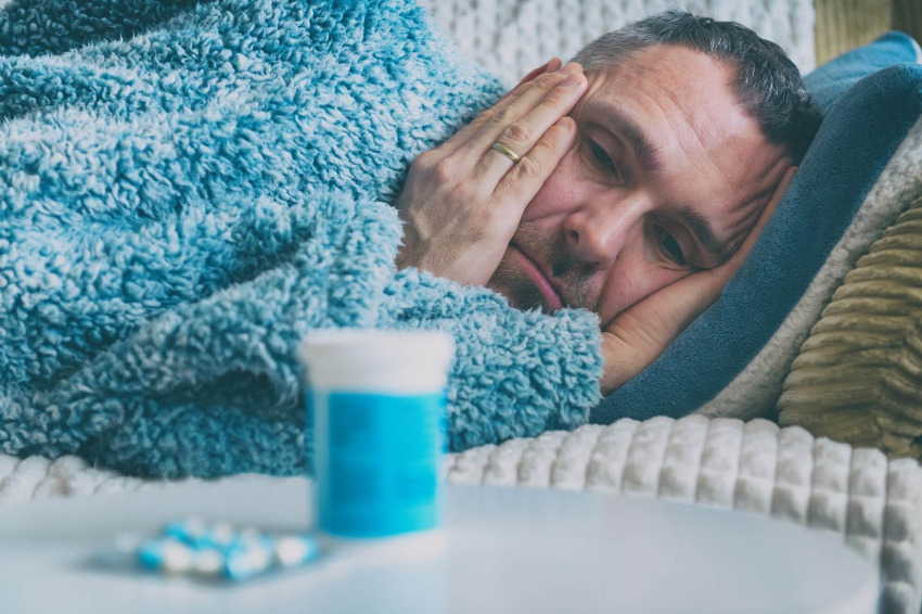 ترک اعتیاد چه عوارضی دارد؟ 10 اتفاقی که بعد از ترک میافتد 1 بی خوابی از عوارض ترک اعتیاد